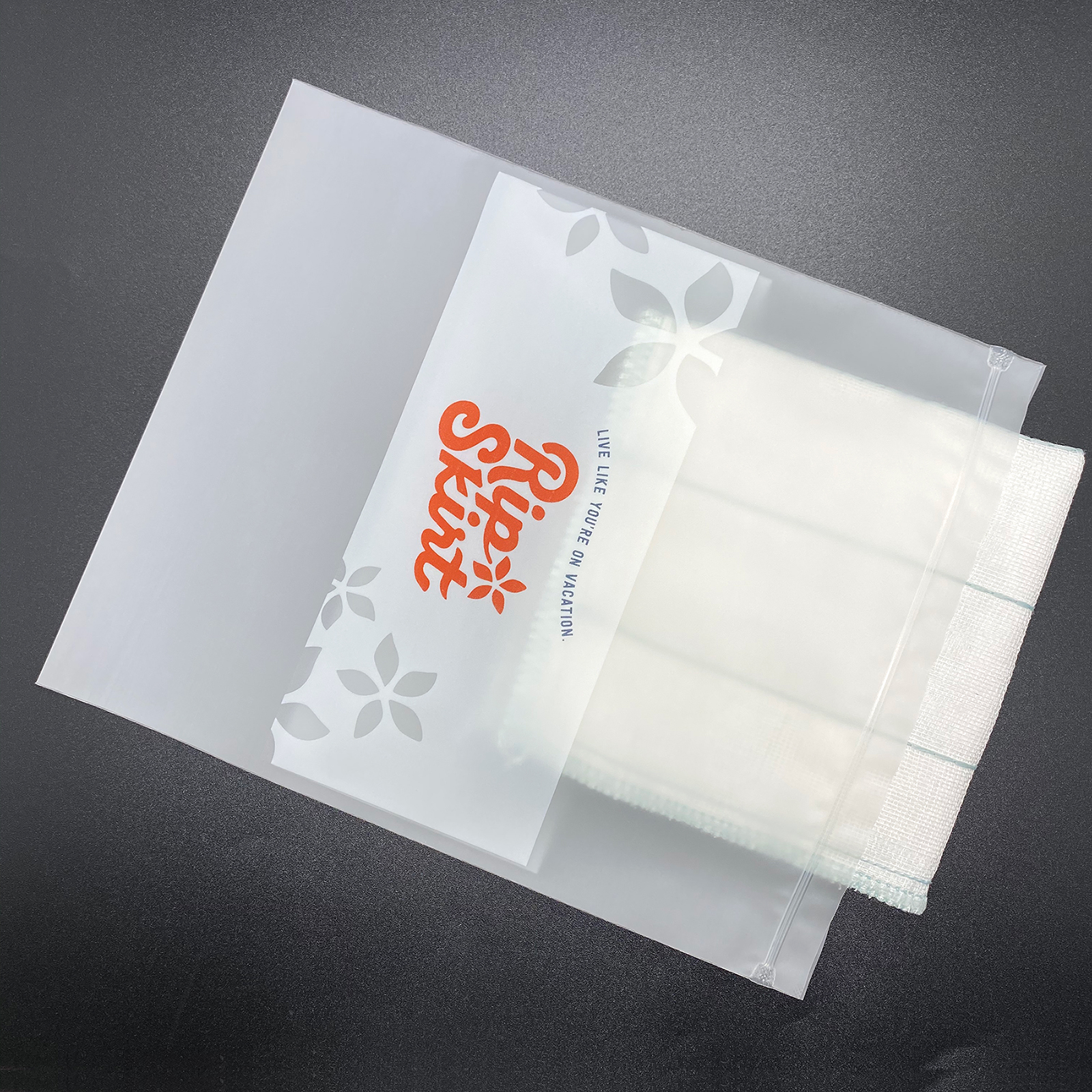 Custom printed recyclable biodegradable plastic zip packaging bag for clothing